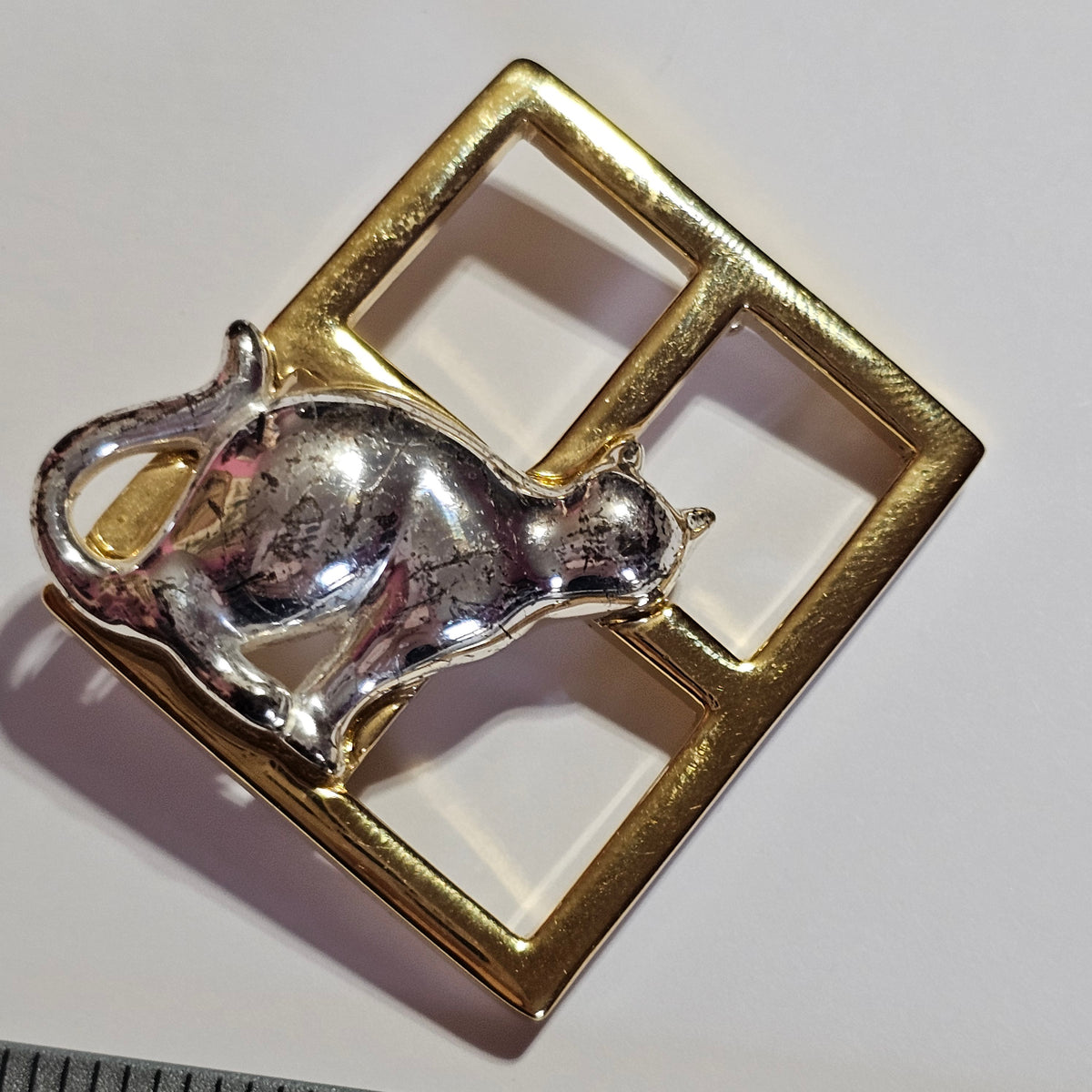 Two Tone Metal Brooch Cat Looking Out Windows