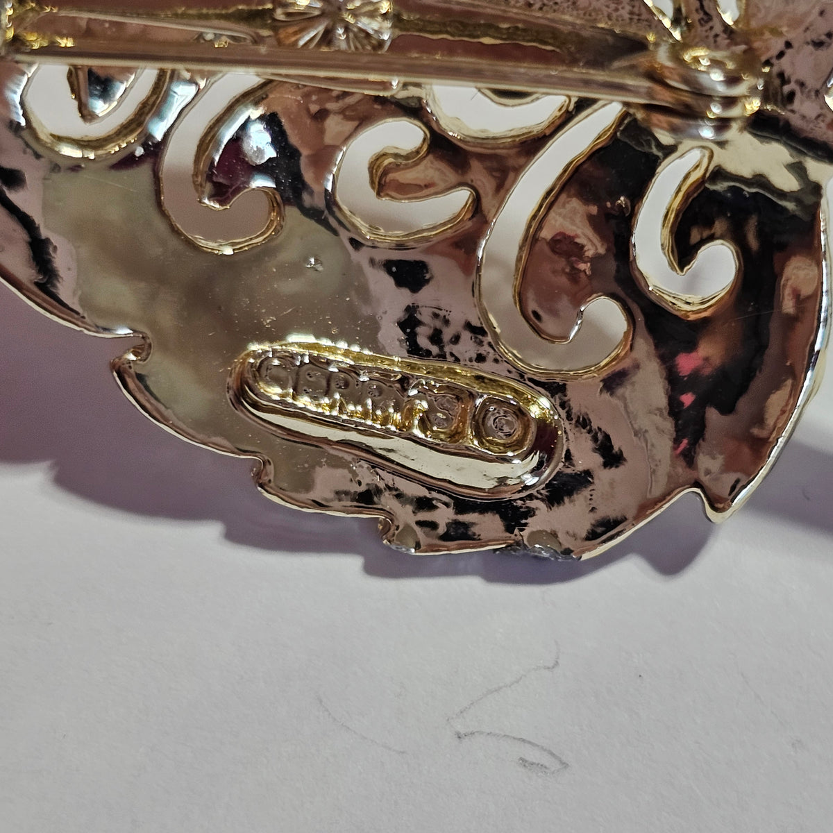 Textured Open Work Gold-tone Leaf Brooch Vintage Signed Gerrys