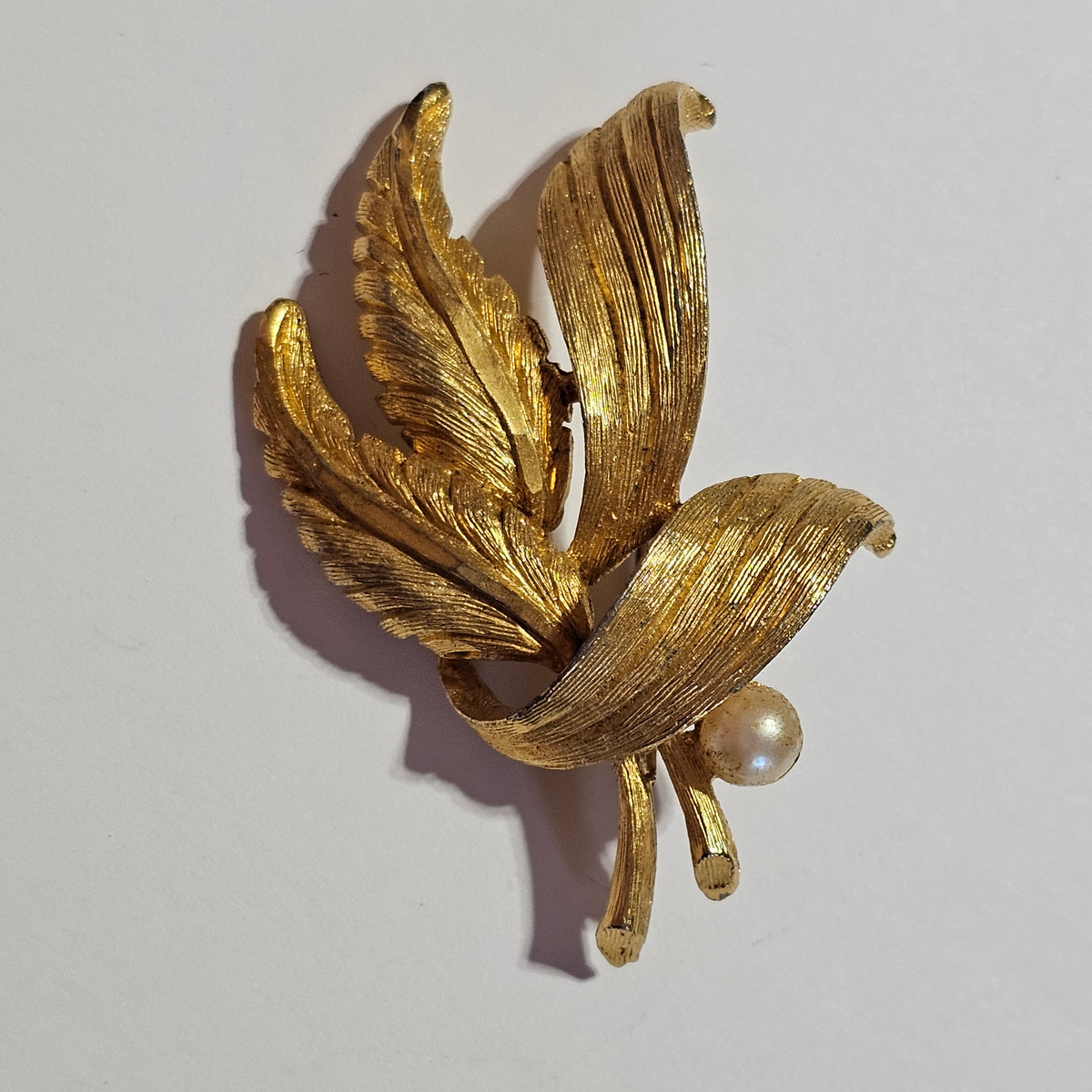 Gold-tone Textured Leaf Ribbon Faux Pearl Vintage Brooch Signed BSK
