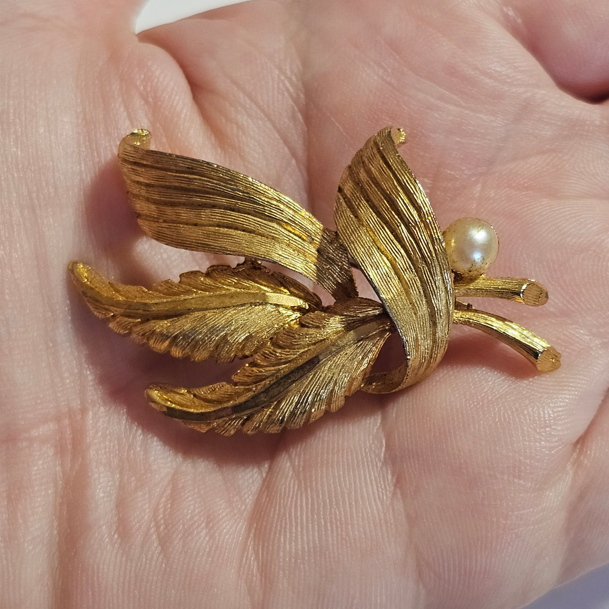 Gold-tone Textured Leaf Ribbon Faux Pearl Vintage Brooch Signed BSK