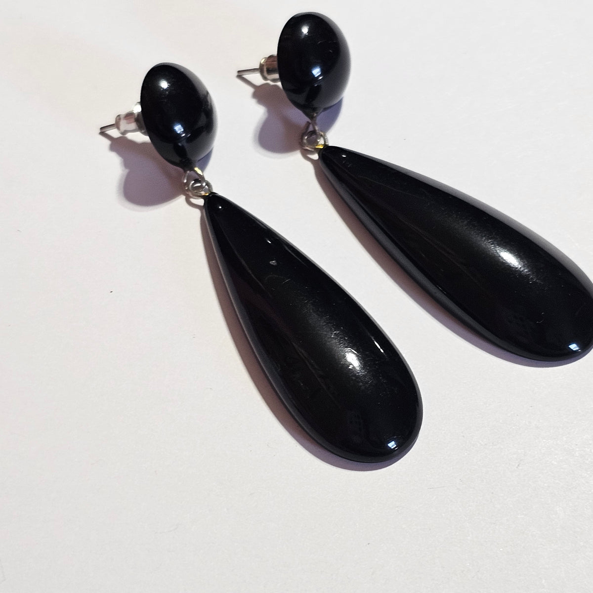 Black Oval Dangle Pierced Earrings 80s Vintage