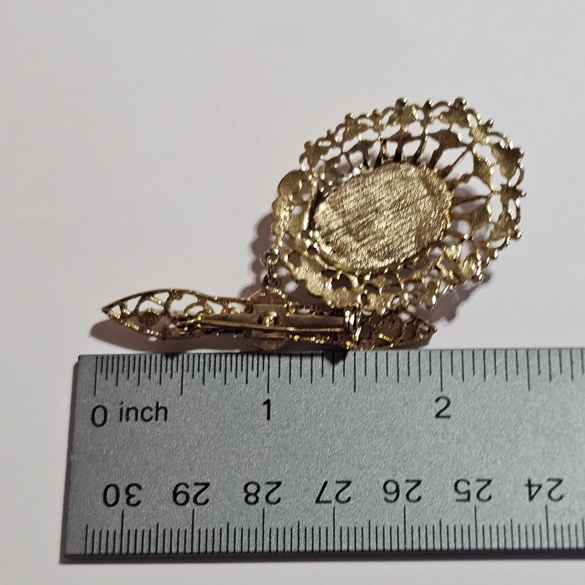 Gold-tone Acrylic Carnelian Ornate Filigree Bar Dangle Brooch Vintage