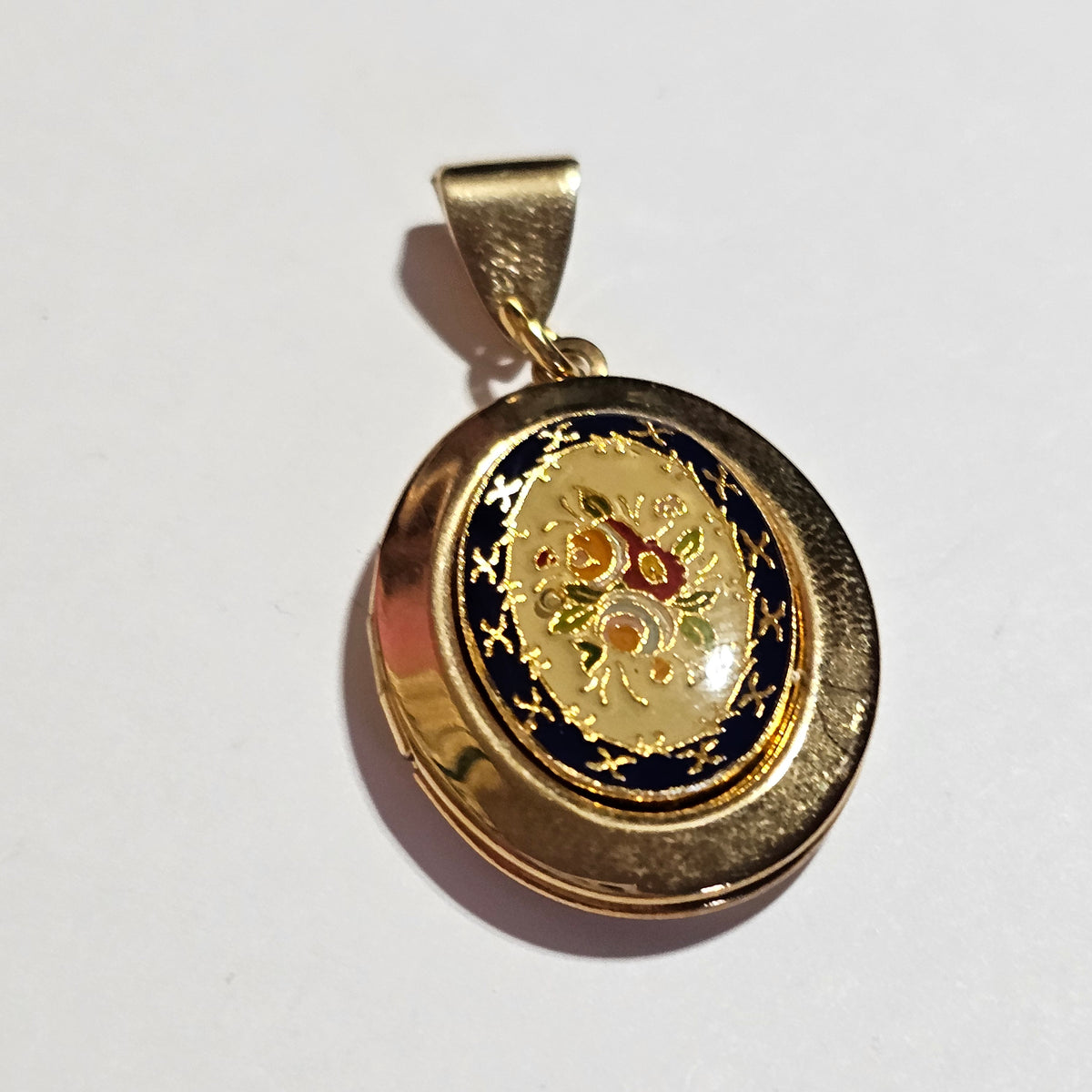 Rose Bouquet Design Gold-tone Locket Pendant Vintage