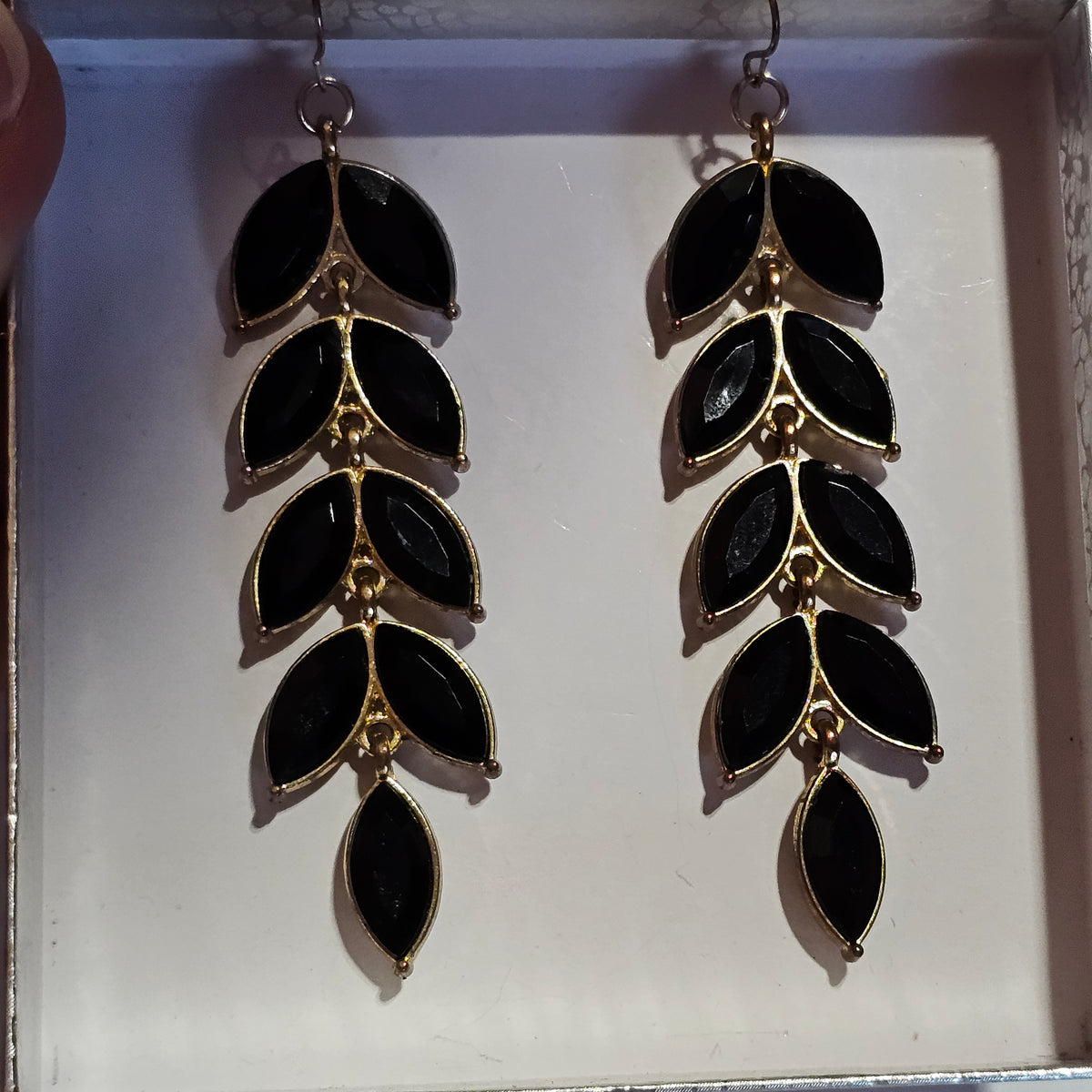Black Rhinestone Leaf Gold-tone Dangle Pierced Earrings Vintage Gorgeous Unique