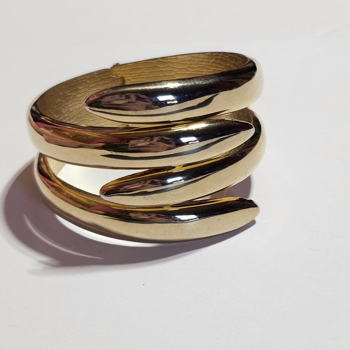 Gold-tone Claw Clamper Bracelet Chunky Hinged Modern Vintage