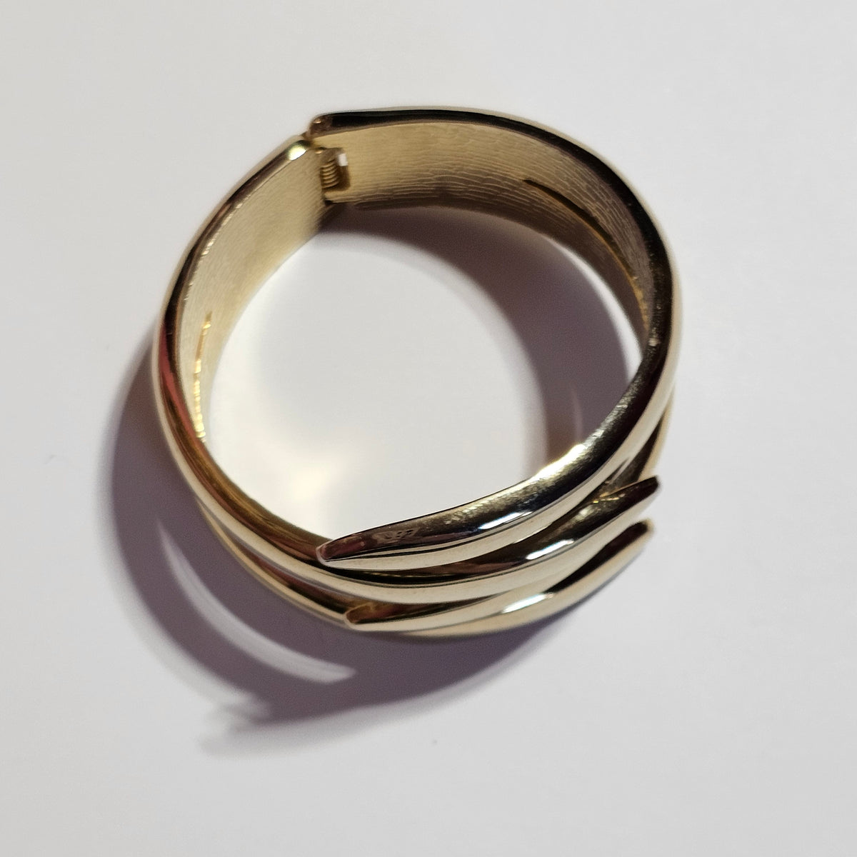 Gold-tone Claw Clamper Bracelet Chunky Hinged Modern Vintage