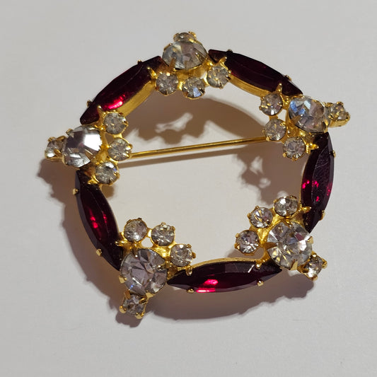 Gold-tone Round Red Marquee Rhinestone Wreath Brooch Vintage