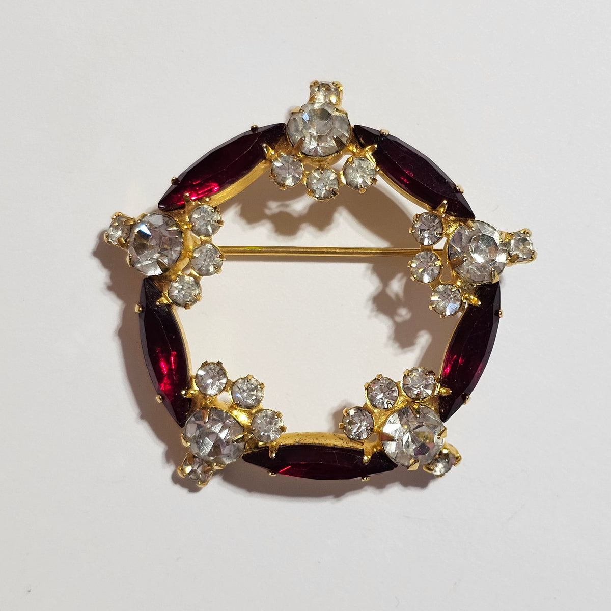 Gold-tone Round Red Marquee Rhinestone Wreath Brooch Vintage