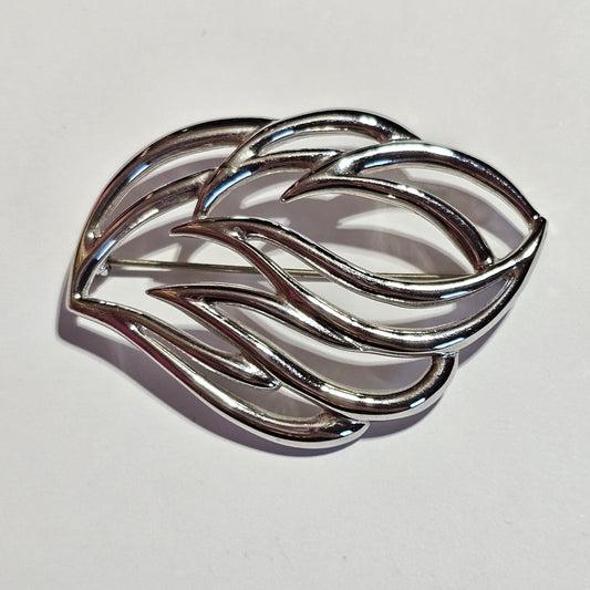 Mod Design Open Work Leaf Foliage Brooch Vintage Signed Monet