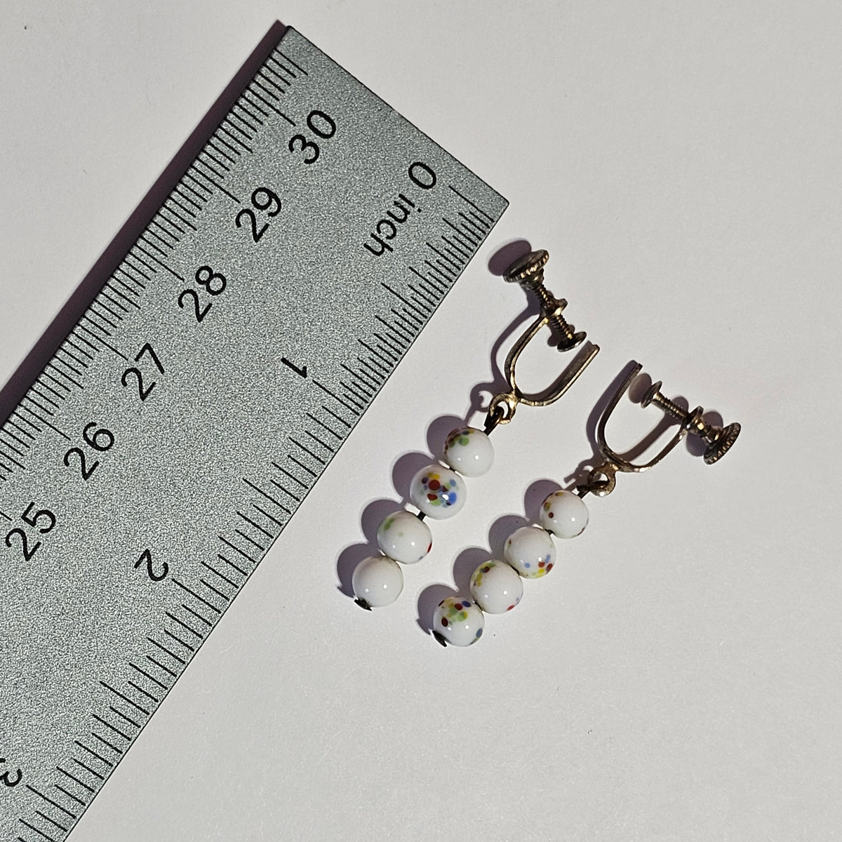 Round White Glass Beads Painted Flowers Dangle Screw back Earrings Vintage