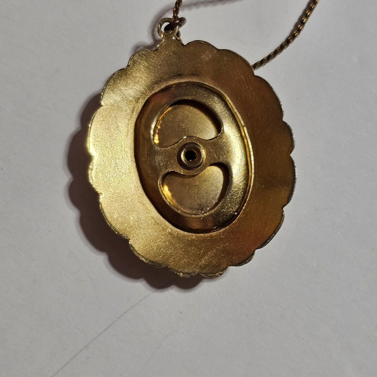 Green Onyx Cabochon Set In Gold-tone Brass Pendant Vintage Necklace