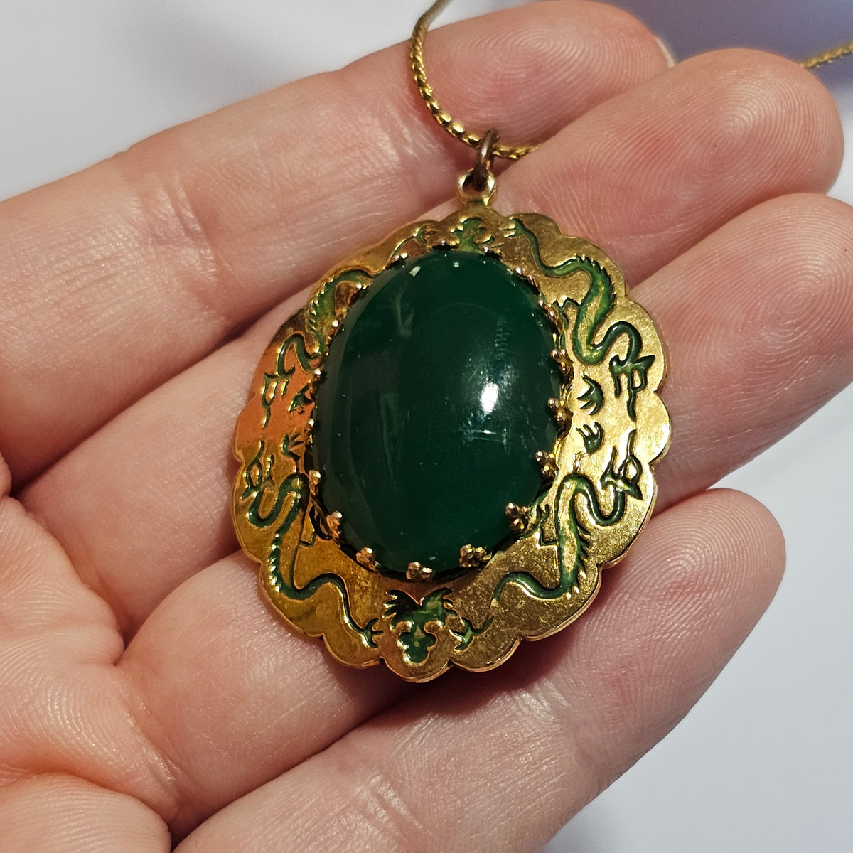Green Onyx Cabochon Set In Gold-tone Brass Pendant Vintage Necklace