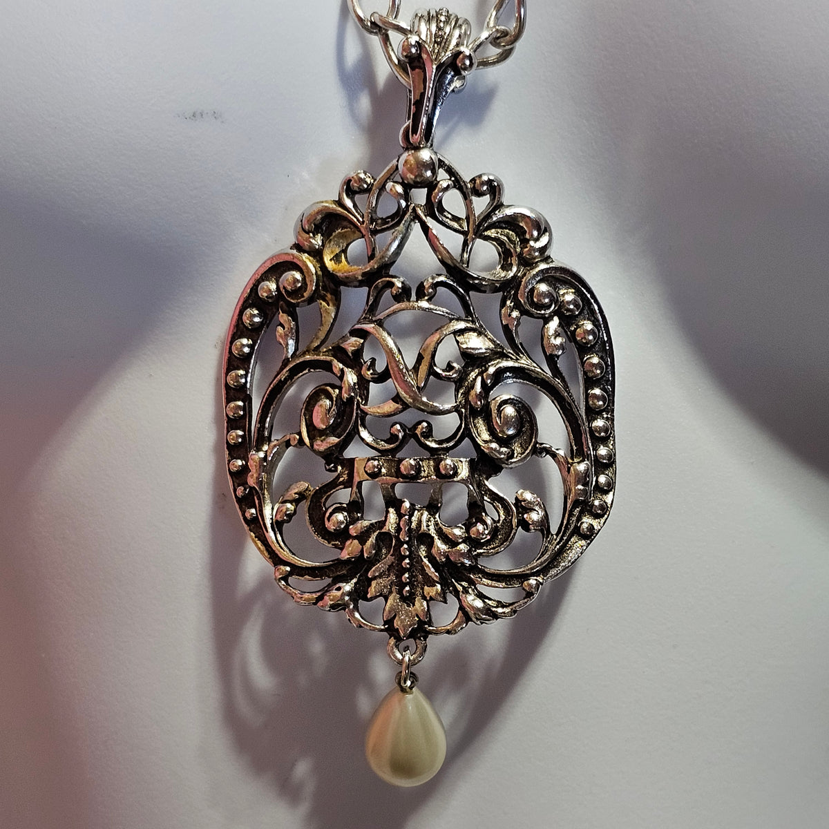 Huge Ornate Design Silver-tone Vintage Avon Pendant Chain Necklace