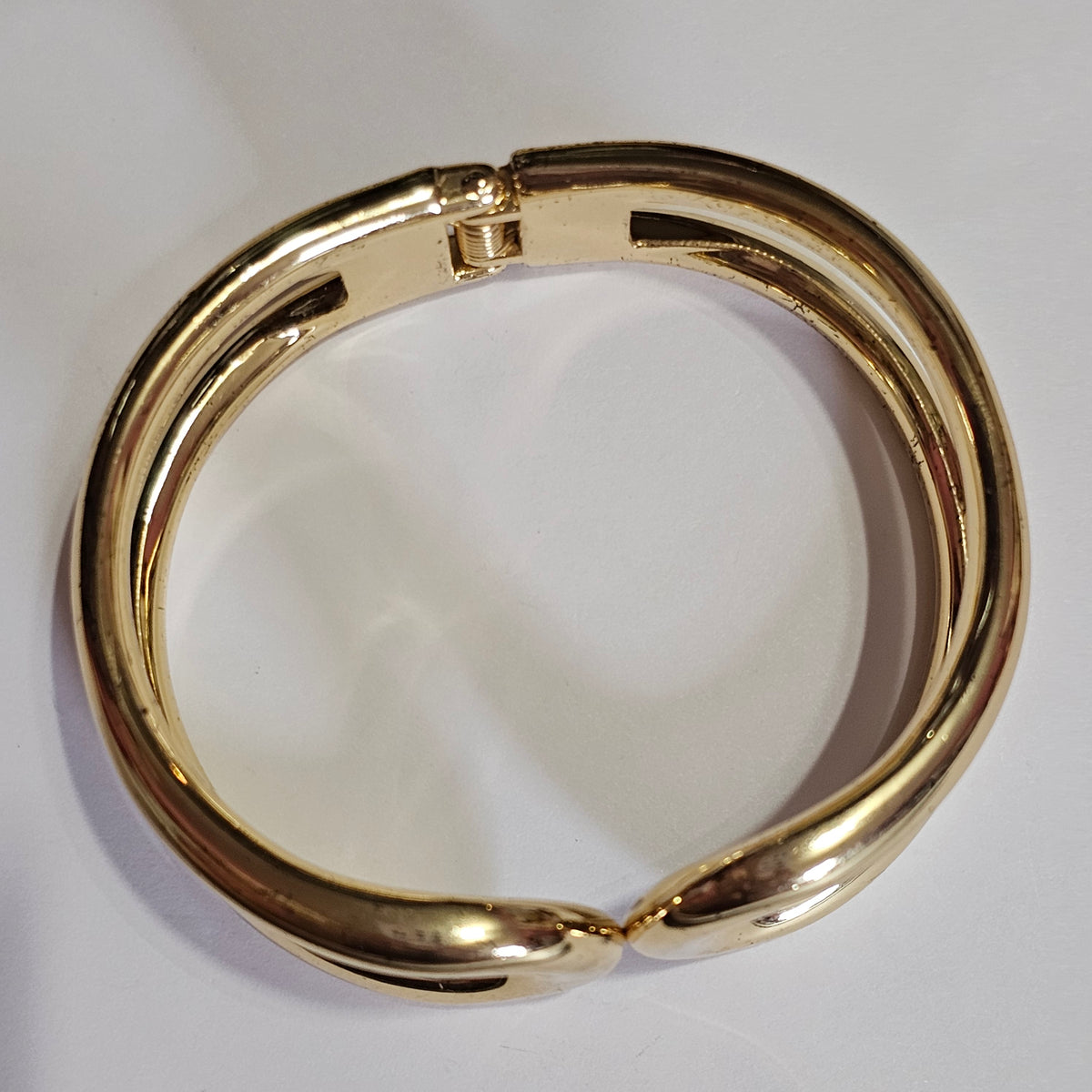 Thick Gold-tone Clamper Vintage Chunky Hinged