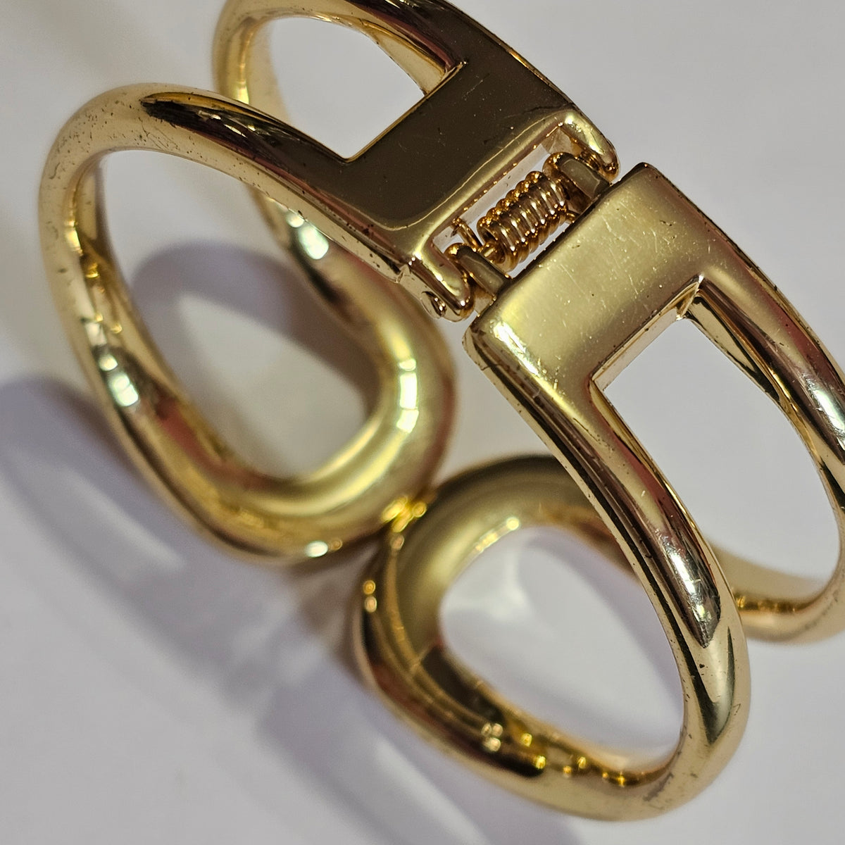 Thick Gold-tone Clamper Vintage Chunky Hinged