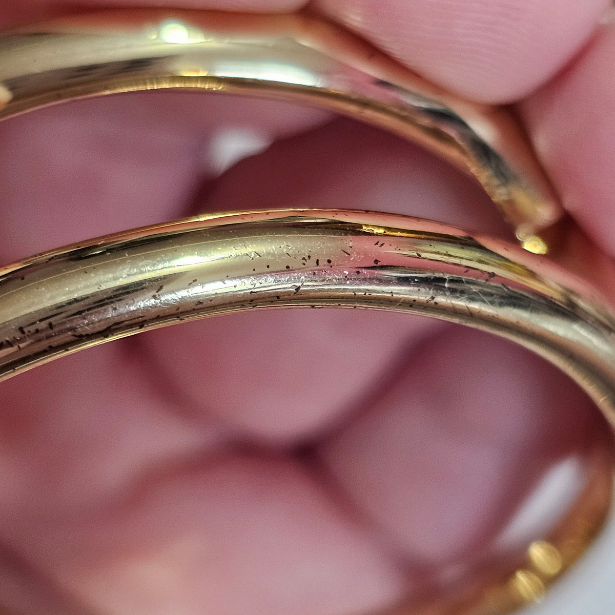 Thick Gold-tone Clamper Vintage Chunky Hinged