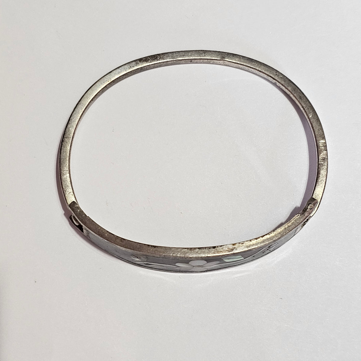 Silver-tone Inlay Mother of Pearl Flower Clamper Bracelet