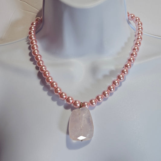 Stunning Pink Glass Beaded Chunky Rose Quartz Pendant Necklace Vintage