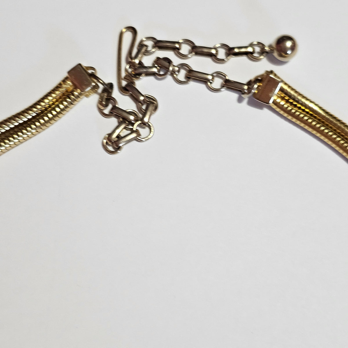 Stunning Gold-tone Mesh Snake Chain Tassel Lariat Necklace Vintage