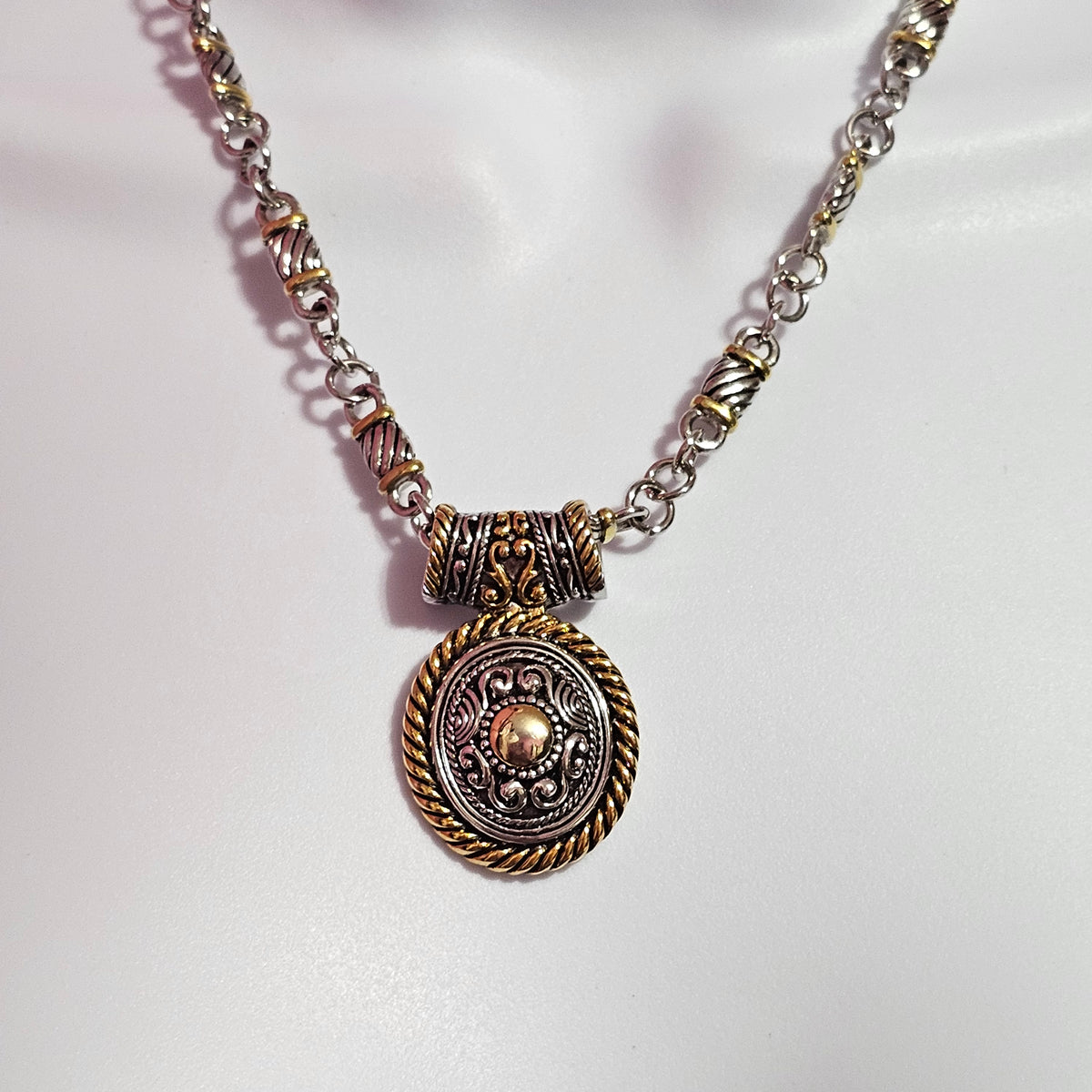 Two-tone Silver Gold Plated Bali Intricate Design Pendant Chain Necklace Vintage Signed Premier Designs