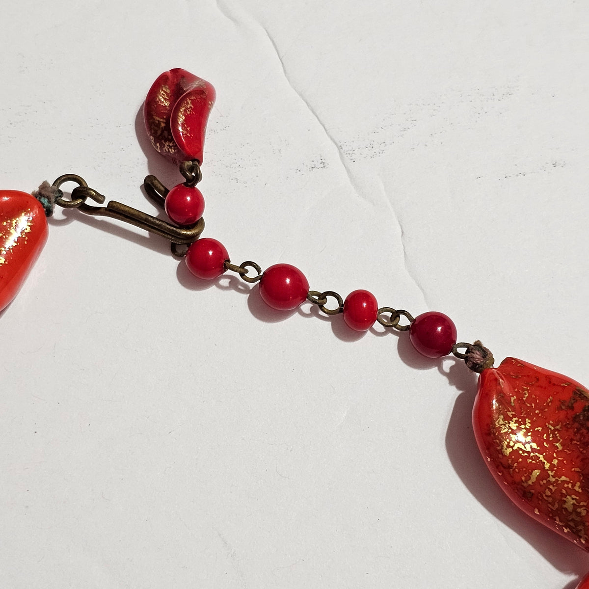(638) Venetian Vintage Twisted Red Glass Gold Painted Splatter Beaded Necklace