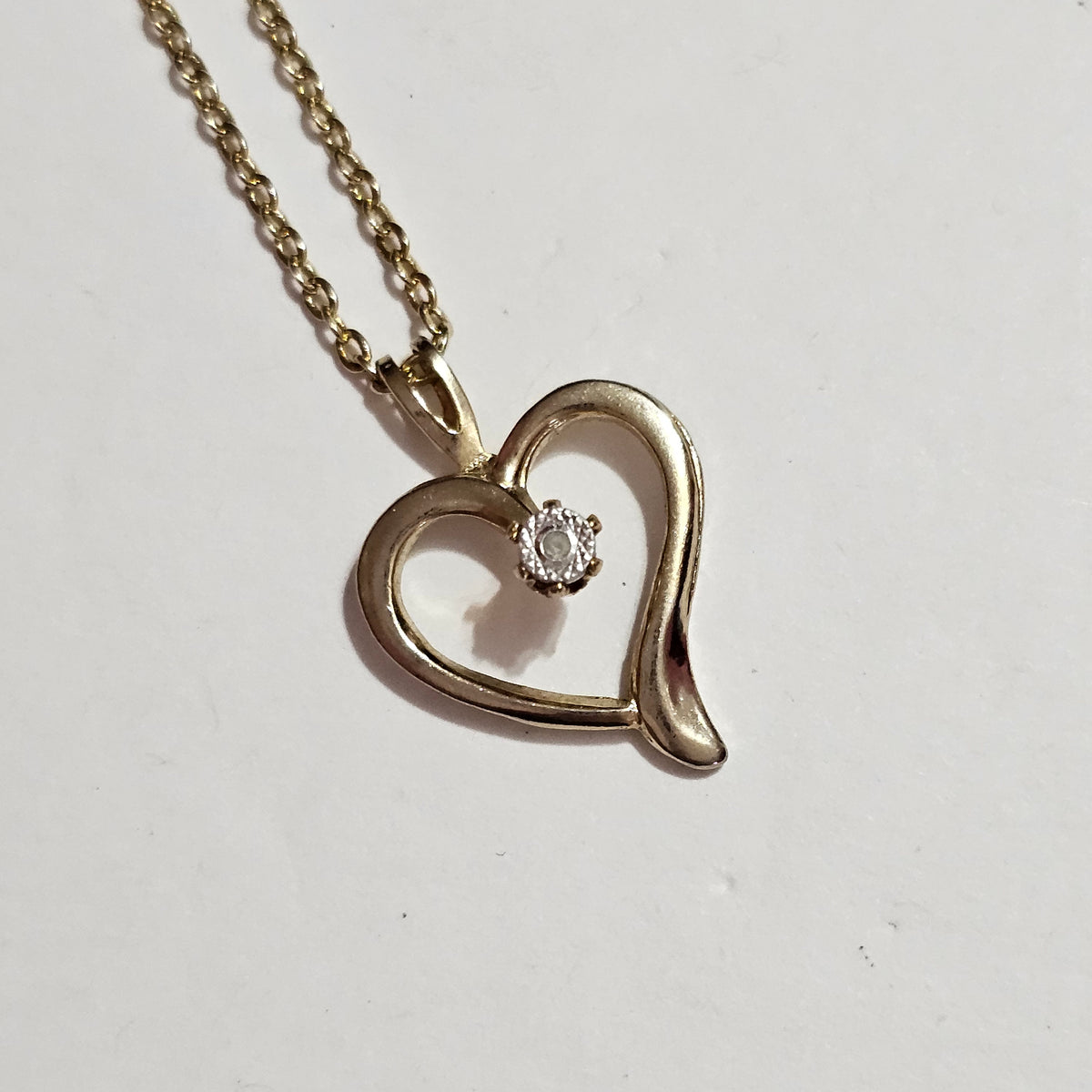 (639) Gold Plated Dainty Heart Pendant Necklace Chain Feminine Romantic