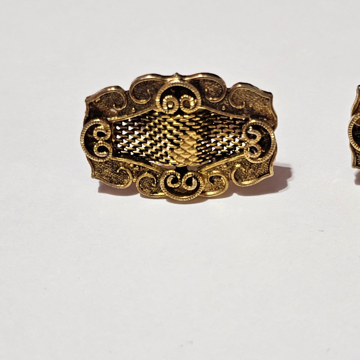 Vintage Gold-tone Mesh Wrap Cuff Links Textured Scroll Design Classic Formal