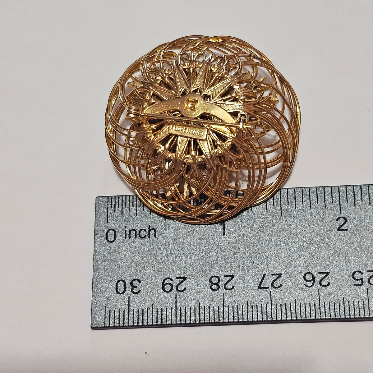 Florenza 3D Round Flower Blossom Brooch Vintage Pin Gold Tone Wire Wrap Classic