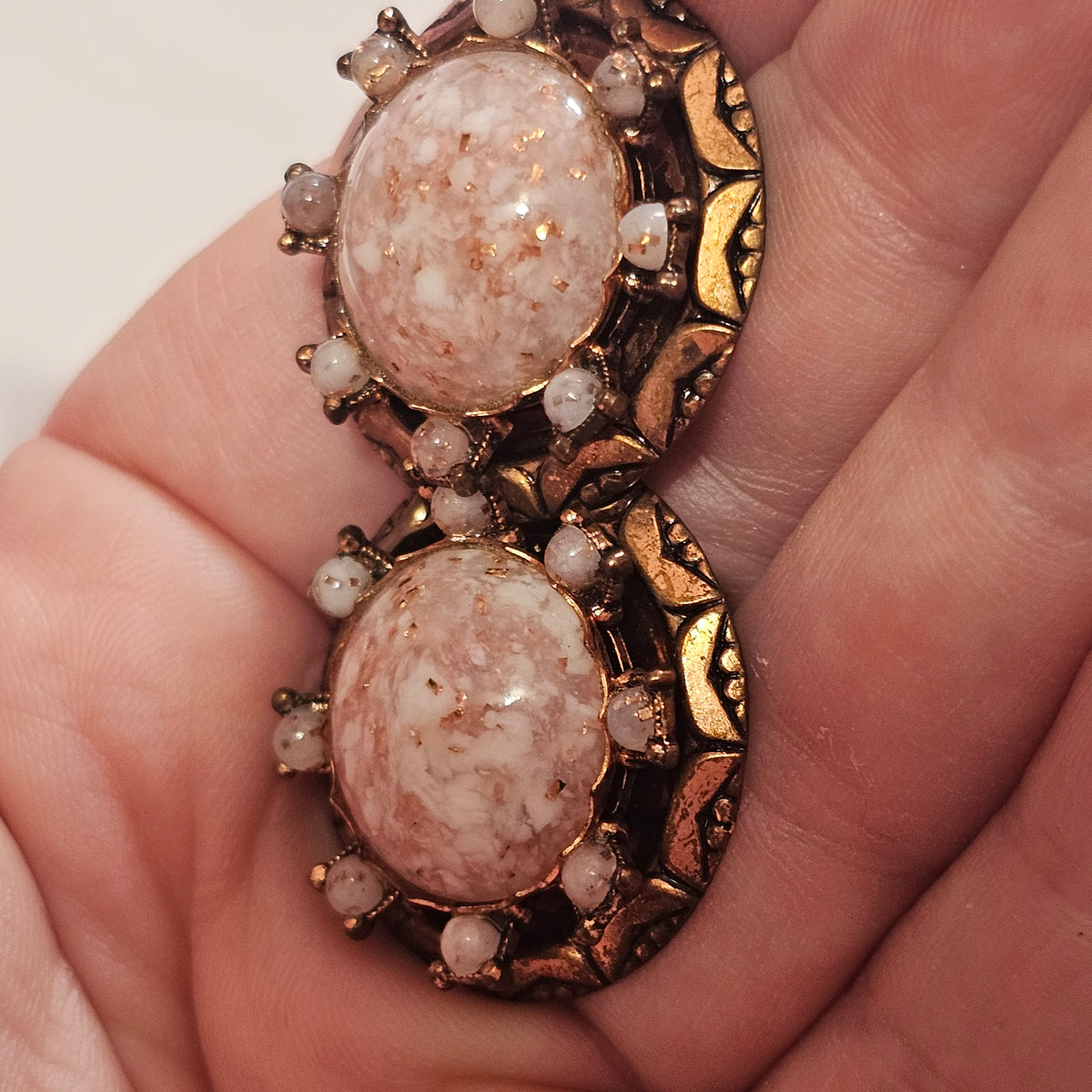 Vintage Round Copper Pink Confetti Lucite Cabochon Screw Back Earrings MCM
