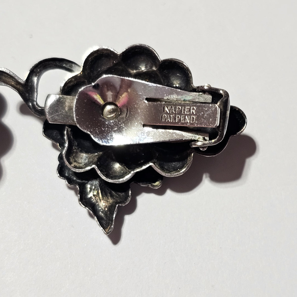 Napier Danish Leaf Grape Cluster Silver Plated Vintage Clip-on Earrings