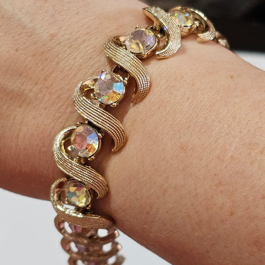 Vintage KRAMER Signed Ribbon Aurora Borealis AB Crystal Faceted Link Bracelet