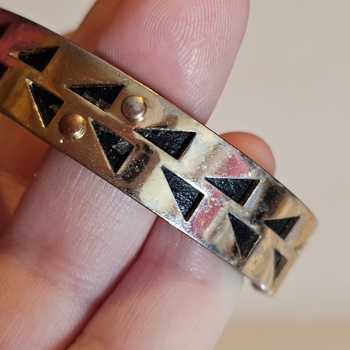 Stella And Dot Leather Lined Gold Tone Abstract 6.5 In Cuff Bracelet