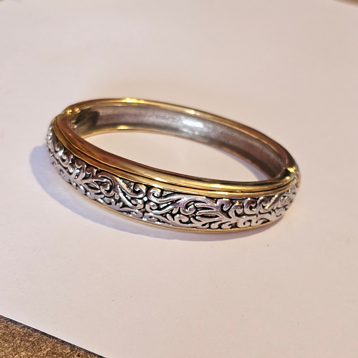 Designer Bali Style Etched Costume Jewelry Bangle Bracelet 6.5 In Small Womens