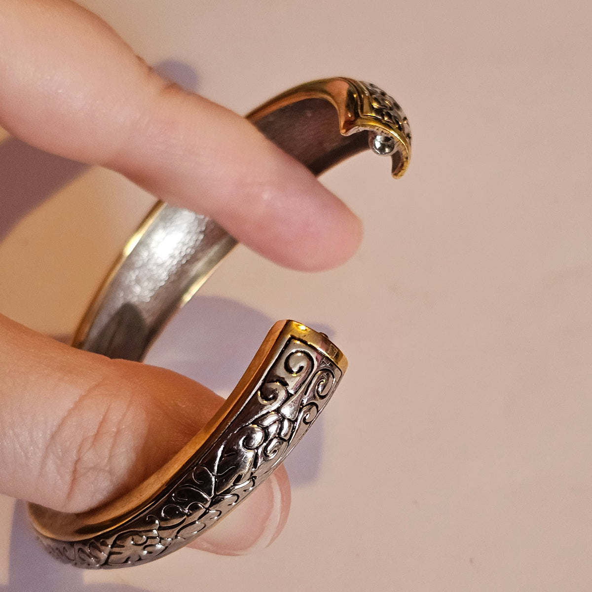 Designer Bali Style Etched Costume Jewelry Bangle Bracelet 6.5 In Small Womens