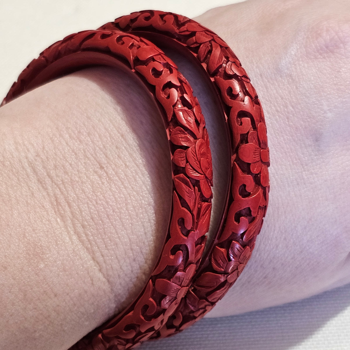 (647) SET of 2 Carved Cinnabar Chinese Bangles Vintage Red Floral Engraved