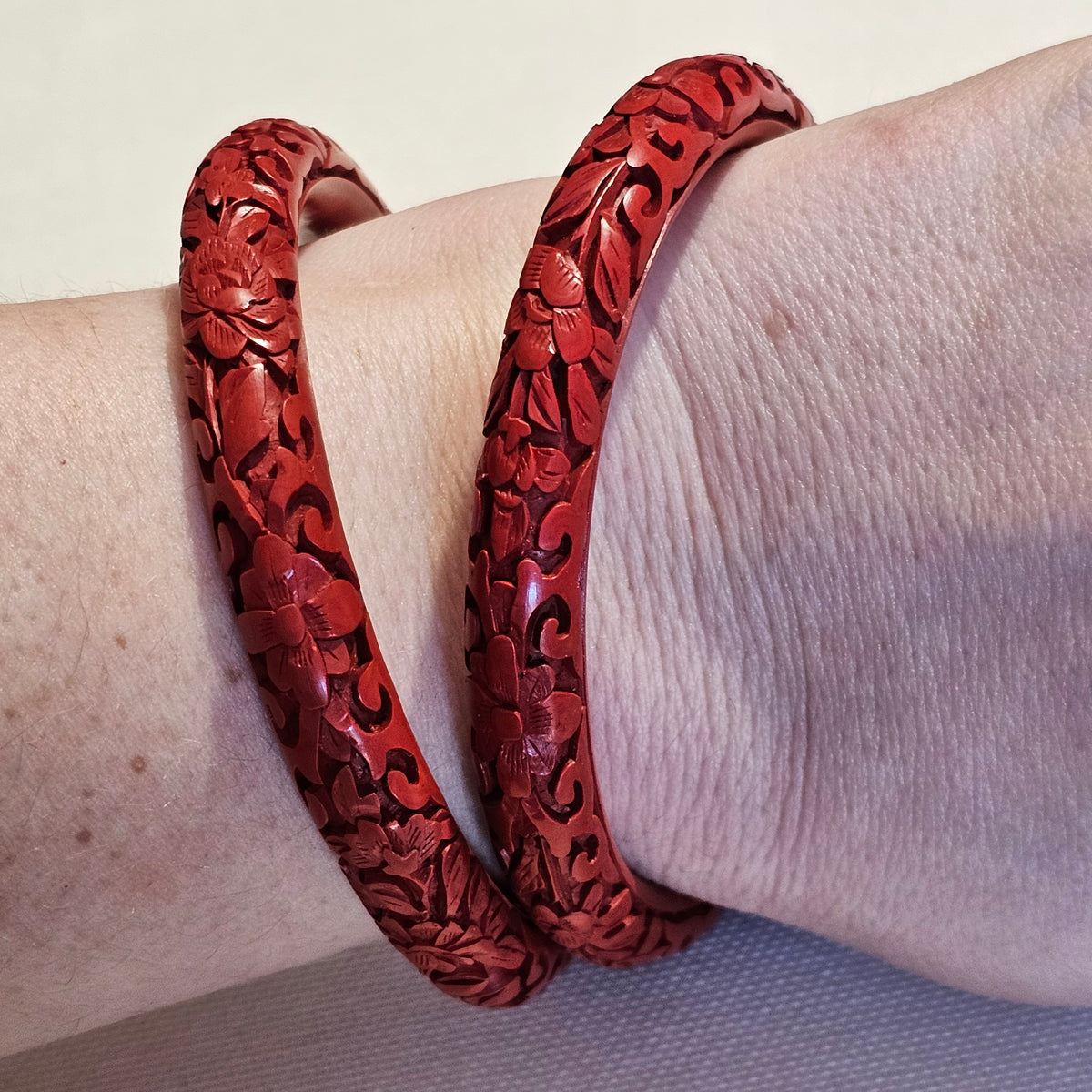 (647) SET of 2 Carved Cinnabar Chinese Bangles Vintage Red Floral Engraved