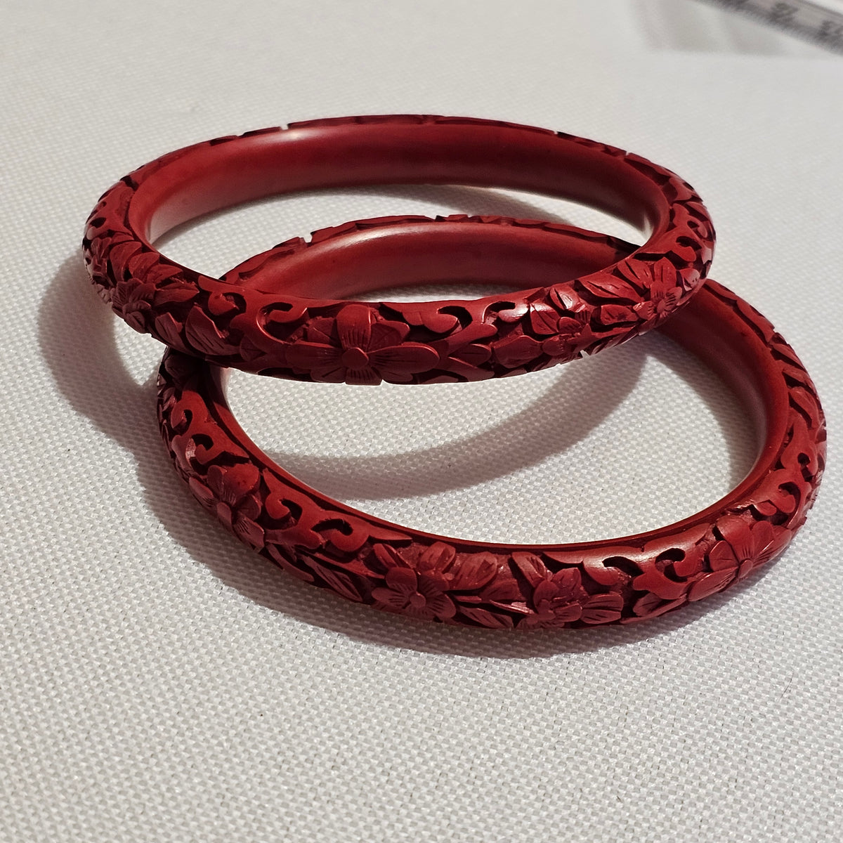 (647) SET of 2 Carved Cinnabar Chinese Bangles Vintage Red Floral Engraved