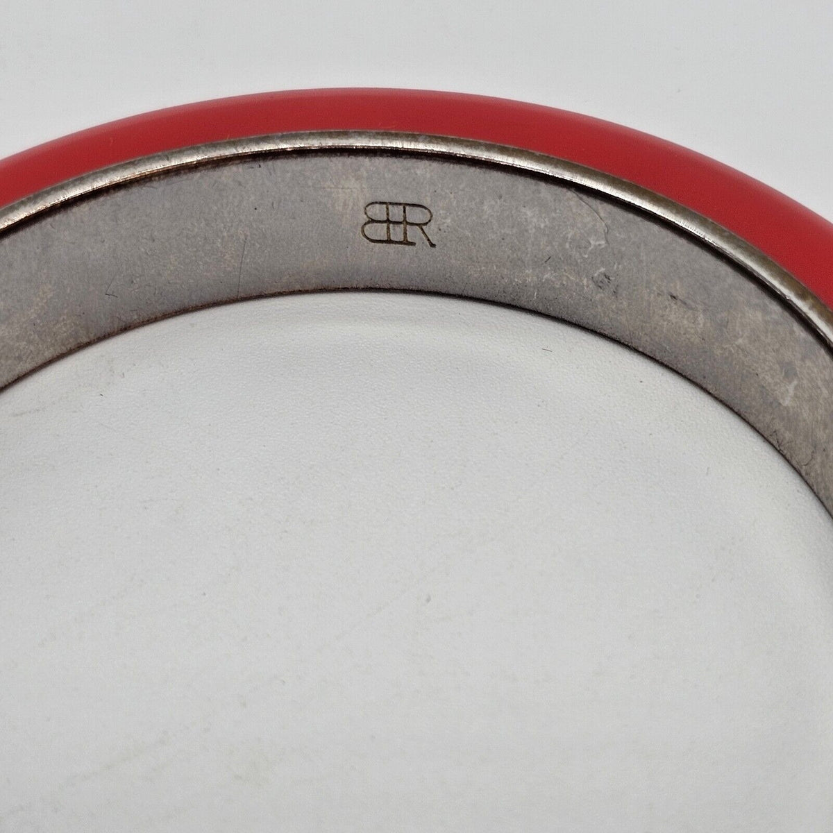 (652) BANANA REPUBLIC Shiny Silver-tone Bangle Bracelet Crimson Pink Magenta