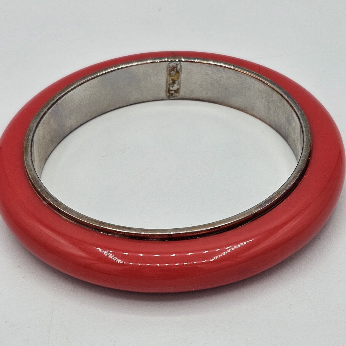 (652) BANANA REPUBLIC Shiny Silver-tone Bangle Bracelet Crimson Pink Magenta
