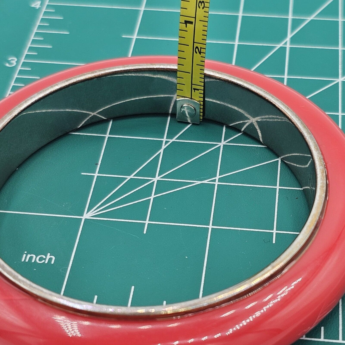 (652) BANANA REPUBLIC Shiny Silver-tone Bangle Bracelet Crimson Pink Magenta