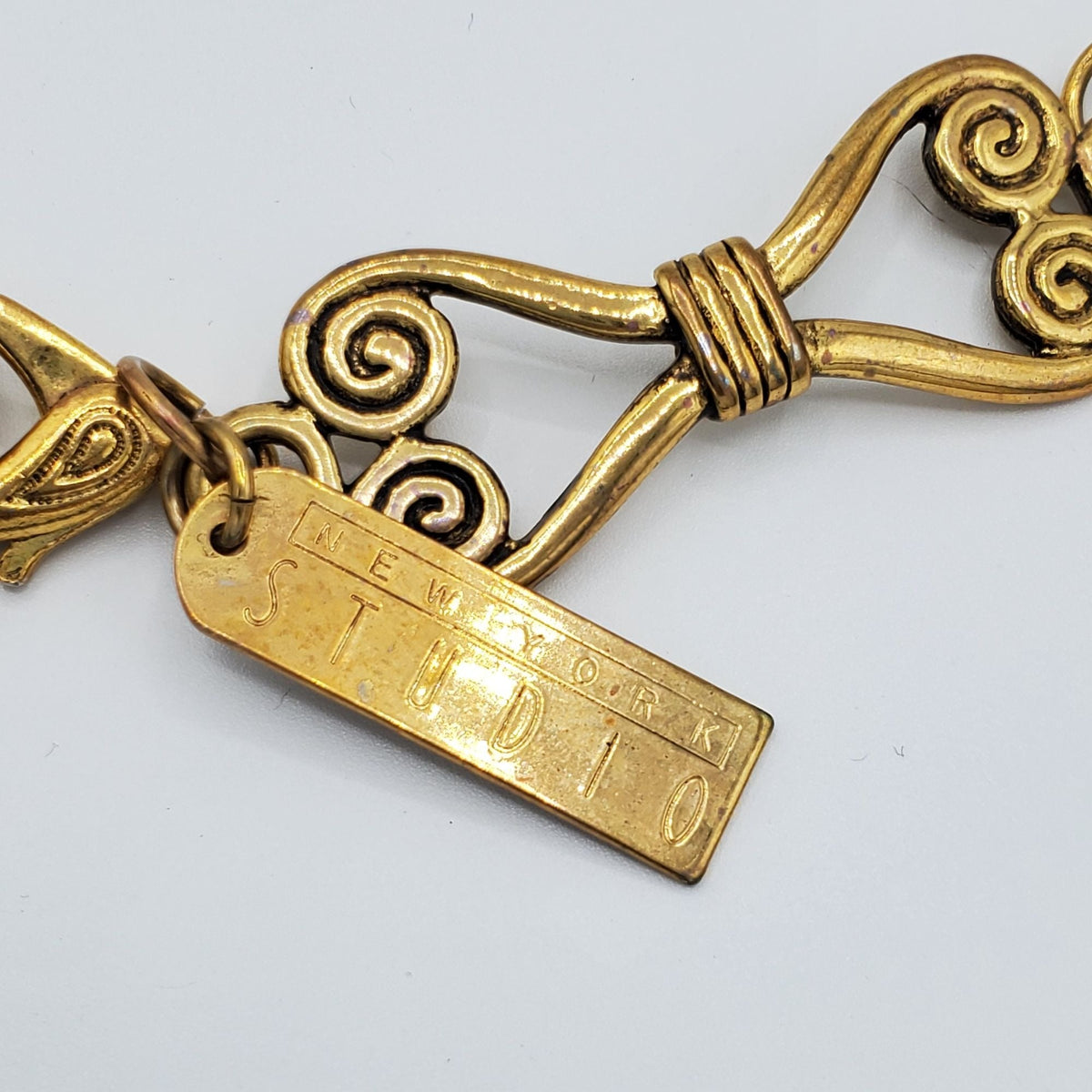 Gold-tone Bow Geometrical Linked Wooden Bead Belt Vintage