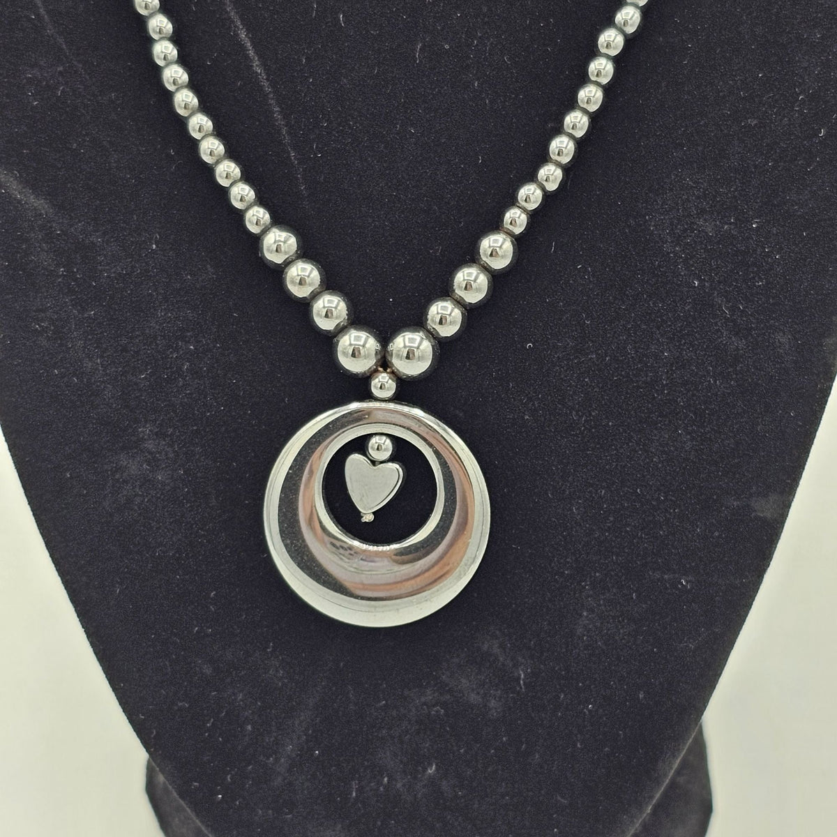 (146) Vintage Black Hematite Beaded Necklace Heart in the Center of a Ring