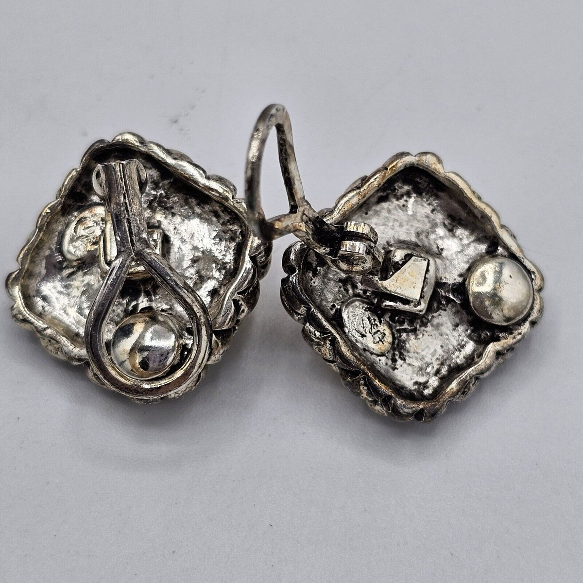 (680) Vintage Premier Designs NOS Clip-on Earrings Square Two Tone Milky MOP Center