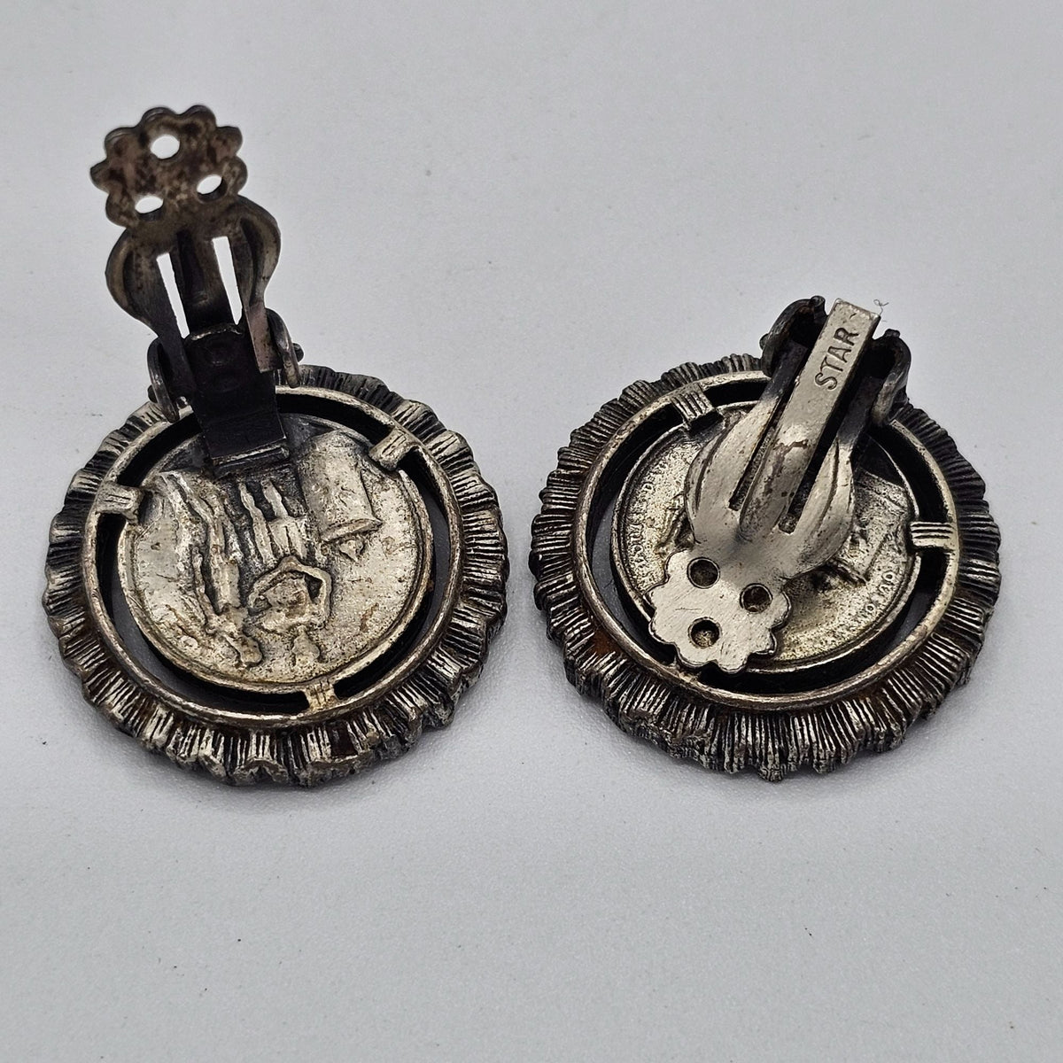 STAR Signed Napoleon Coined Fashion Clip-on Vintage Earrings NOS