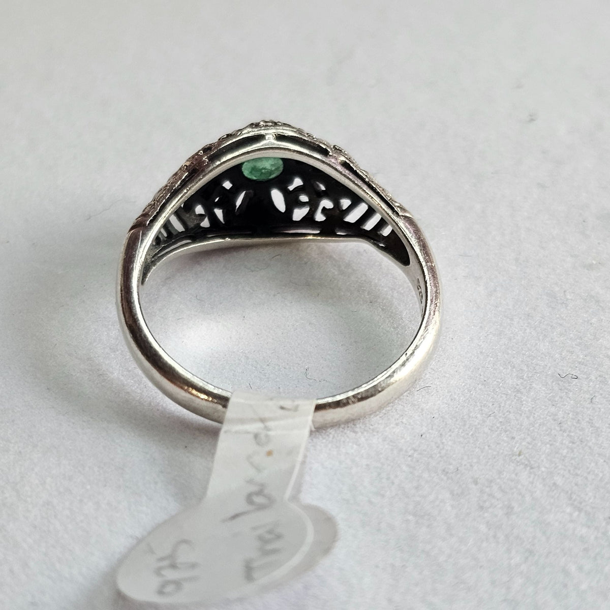Antique-Style 925 Filigree Sz 8.5 Ring Emerald Green Stone Intricate Tiny Diamond