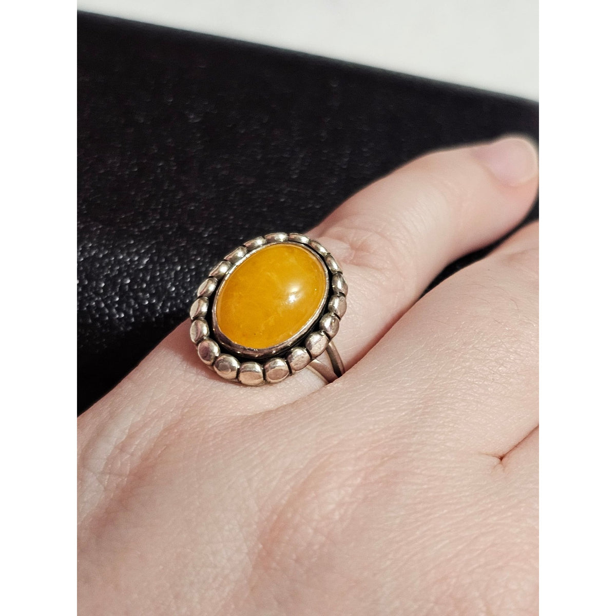 (723) DRT Sterling Silver Ring Yellow Butterscotch Amber Oval Stone Edge Design