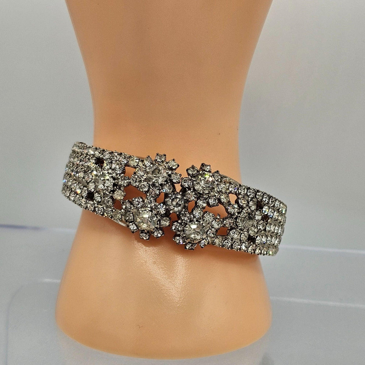 (133) Stunning Clear Rhinestones Silver-tone Clamper Bracelet Sparkly Vintage
