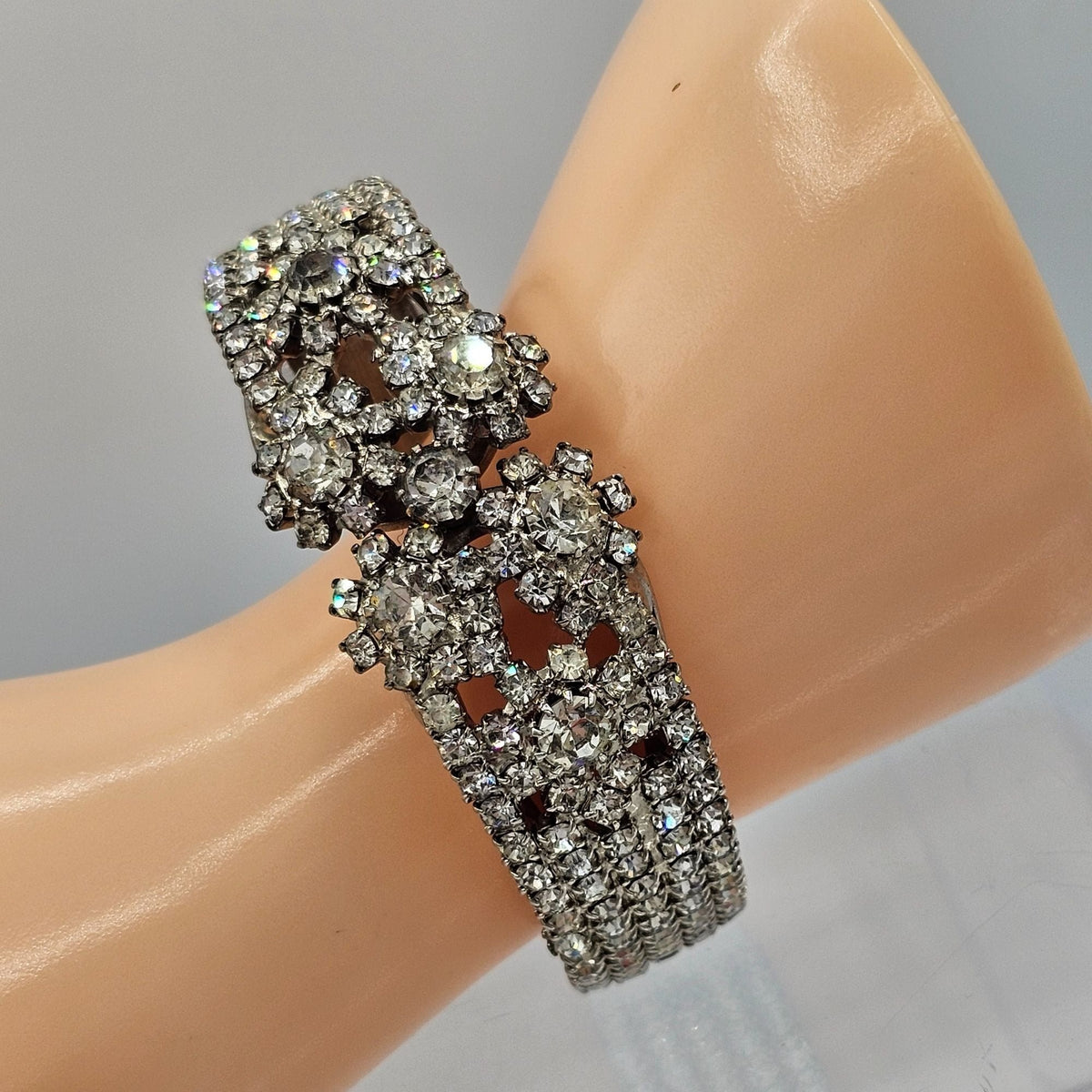 (133) Stunning Clear Rhinestones Silver-tone Clamper Bracelet Sparkly Vintage