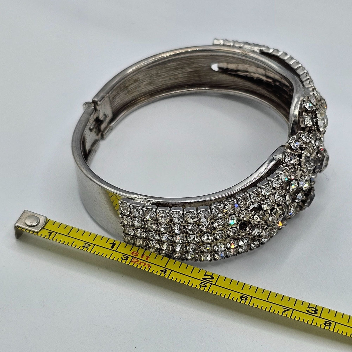 (133) Stunning Clear Rhinestones Silver-tone Clamper Bracelet Sparkly Vintage