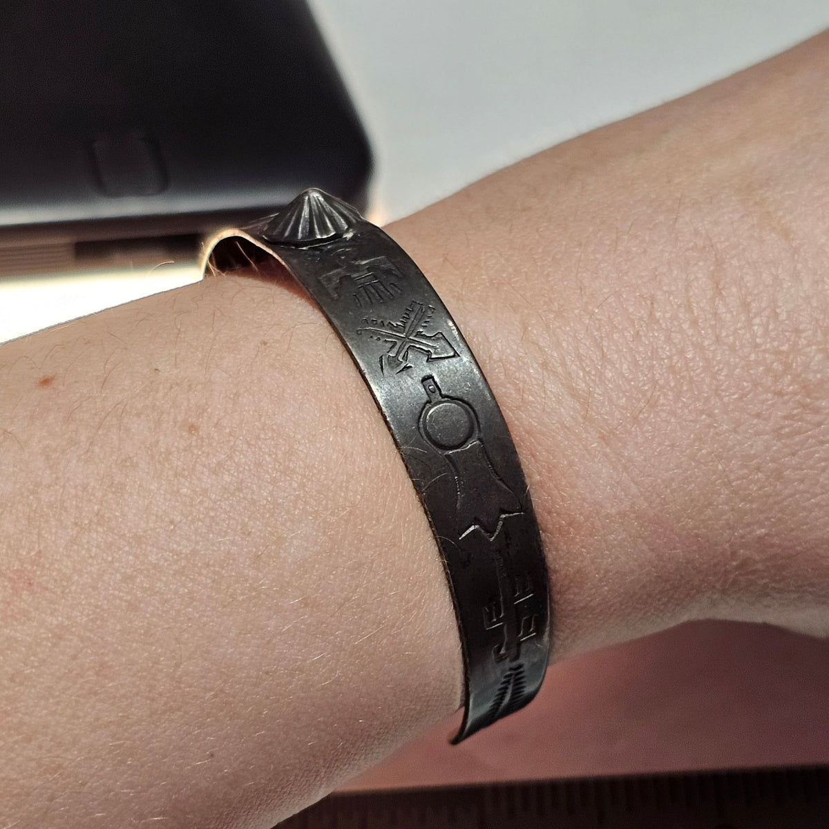 (718) Sterling Silver Native Engraved Cuff Bracelet 7 In Adjustable Patina